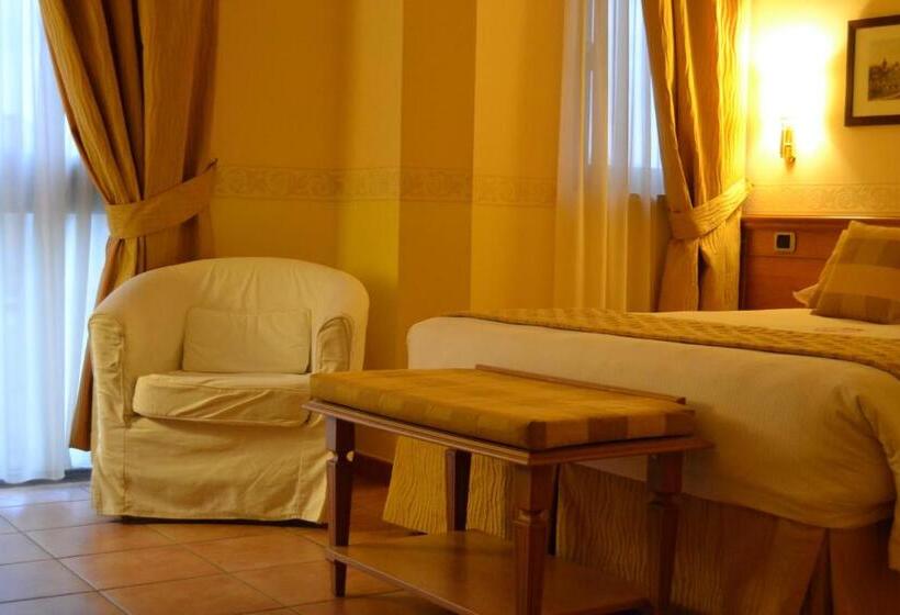 اتاق رویال, Seccy Hotel Boutique Art & Museum