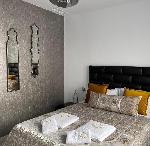 سوییت خانوادگی, Apartamentos El Escondite De Triana