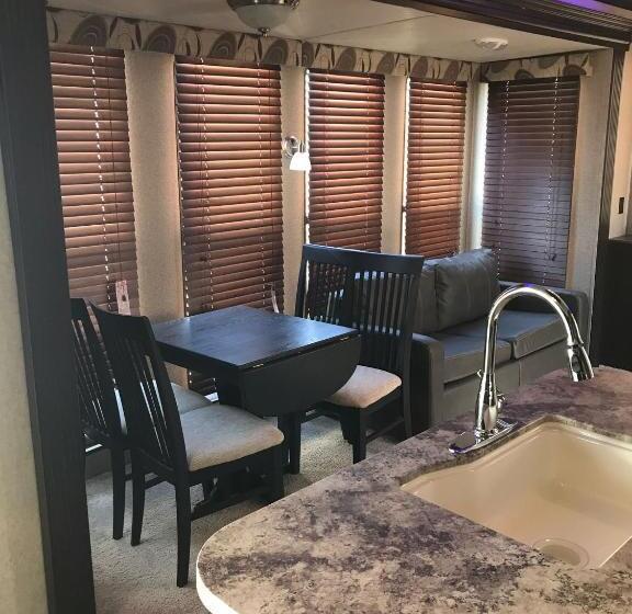 בית, חדר שינה 1, Orchard Queen Motel & Rv Park