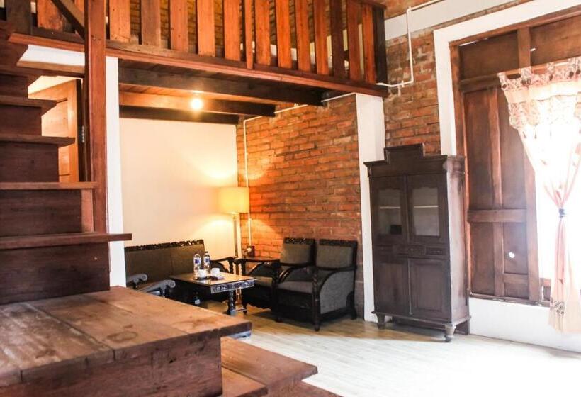 Семейный Номер, Griya Gribig Guest House Mitra Reddoorz