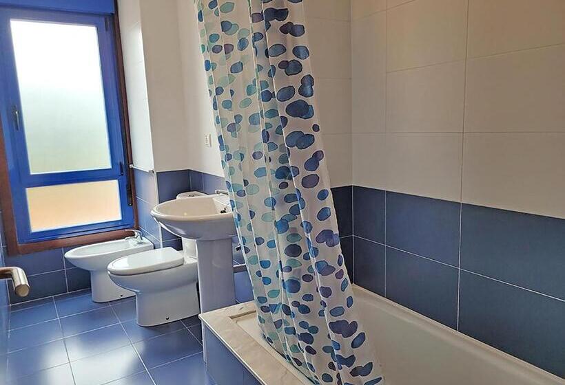 带2个卧室的公寓, Apartamentos Aguiño Ribeira 3000