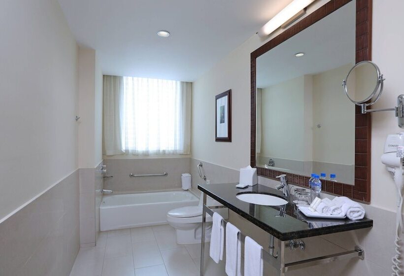 Номер Executive, Courtyard By Marriott Panama Multiplaza Mall