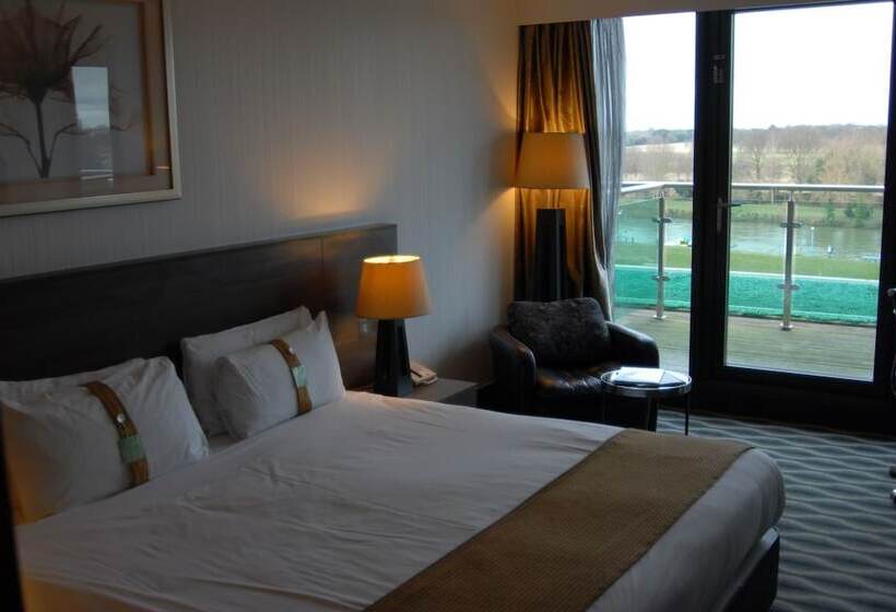Номер Премиум, Crowne Plaza London   Kingston By Ihg