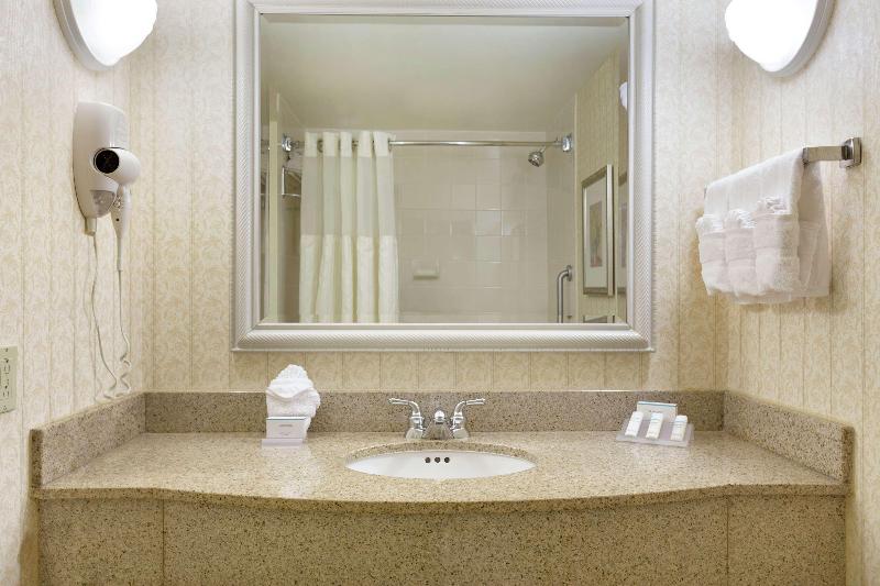 Номер Стандарт, Hilton Garden Inn Fairfax