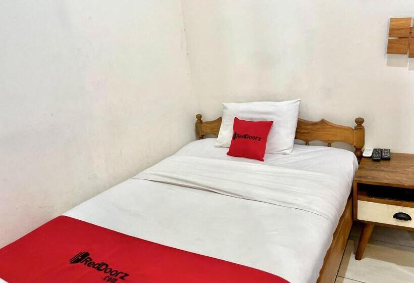 Номер Стандарт Индивидуальный, Reddoorz At Mystays Pemuda Cepu Blora