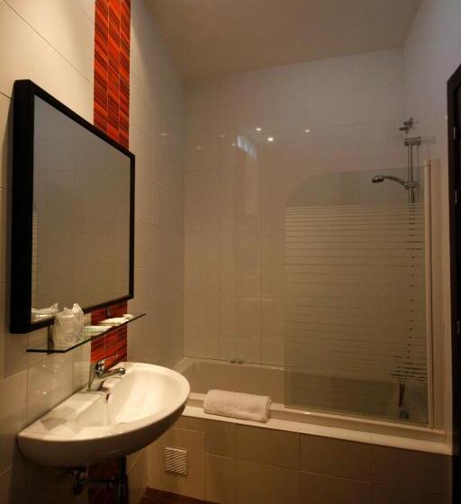 标准间, Hostal Real