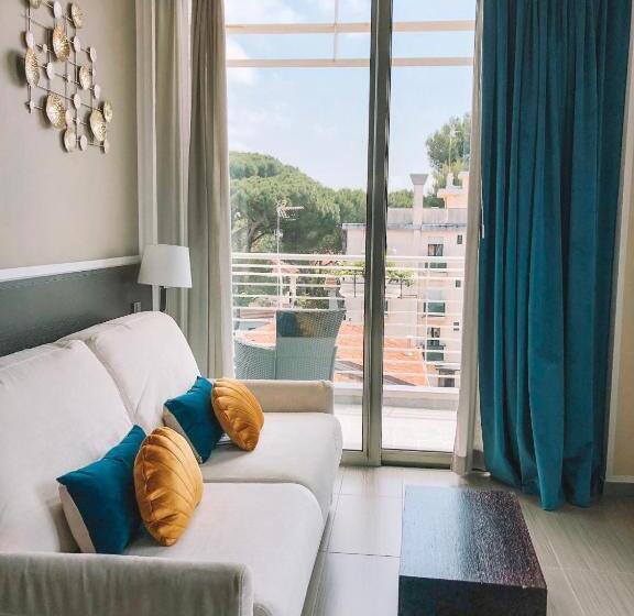 Люкс с Балконом, The One Hotel   Designed For Adults   Pet Lovers
