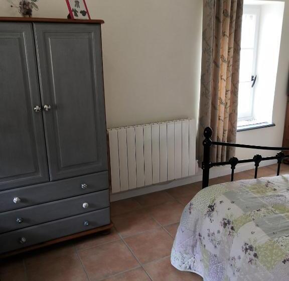 Стандартный Номер Кровать Кинг, Le Petit Chateau