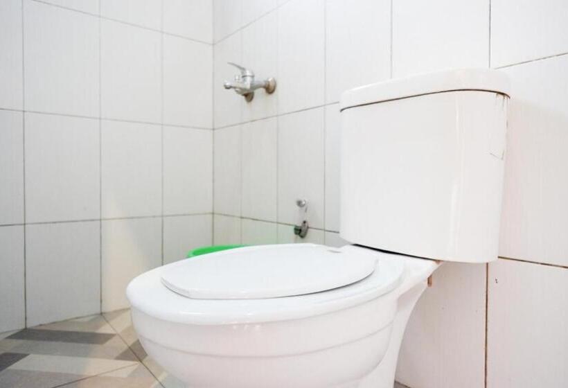 Номер Economy, Reddoorz Near Candi Cetho Karanganyar