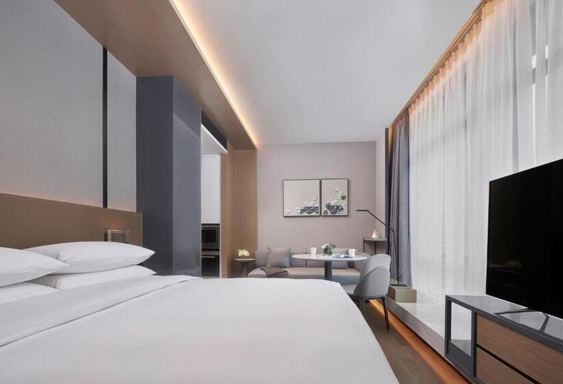 キングサイドベッドのスタンダードワンルーム, The Meixi Lake, Changsha Marriott Executive Apartments