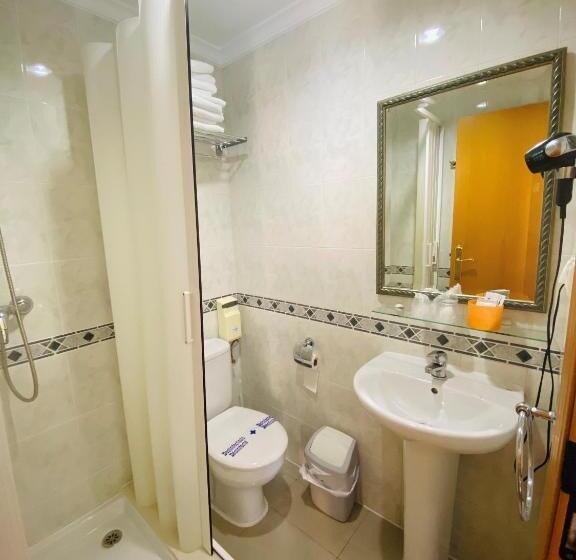 景色の見えるスタンダード４人部屋, Hostal L'Anfora