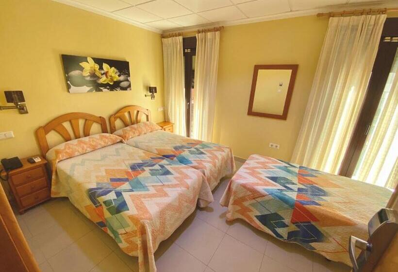 スタンダードトリプルルーム, Hostal L'Anfora
