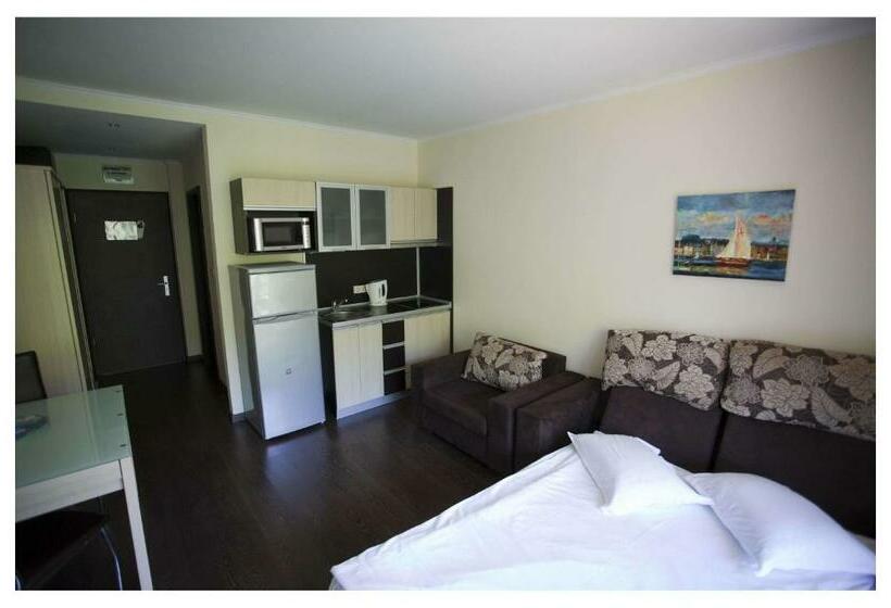 Студио Стандарт с Балконом, Aparthotel Regina Mare