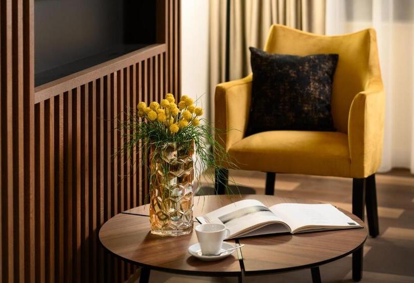 Номер Superior Вид на Город, Grand Hotel Esztergom