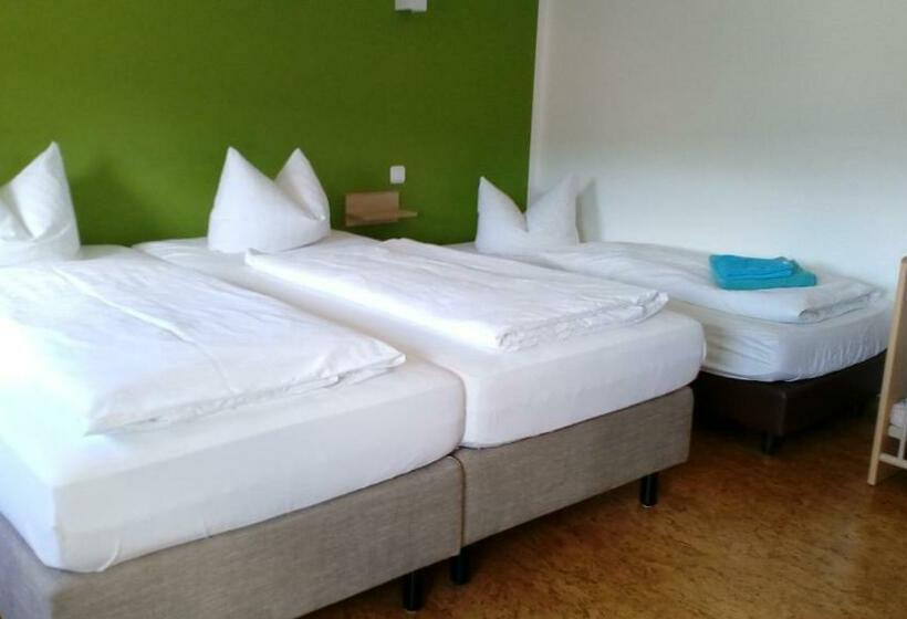 Номер Стандарт Трехместный, Weinhotel Goger
