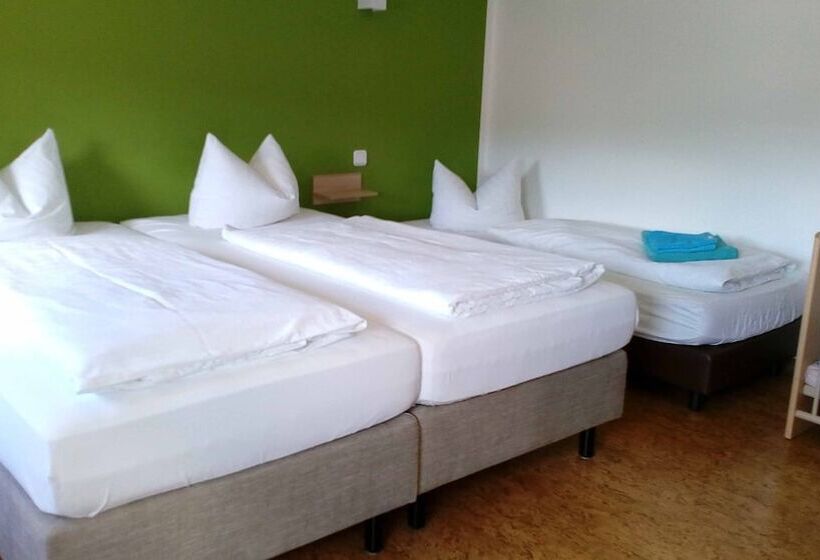 Номер Стандарт Трехместный, Weinhotel Goger