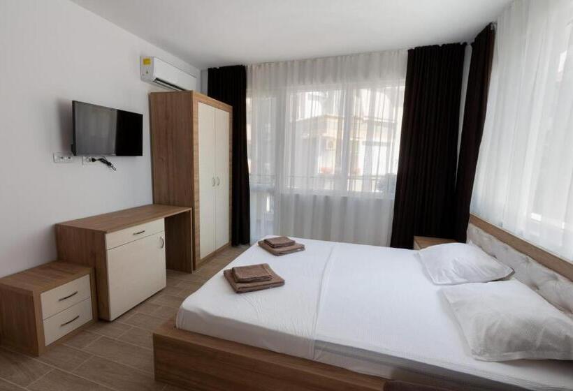 Quarto Familiar Vista Mar, Tiffany Boutique Suits   Pomorie
