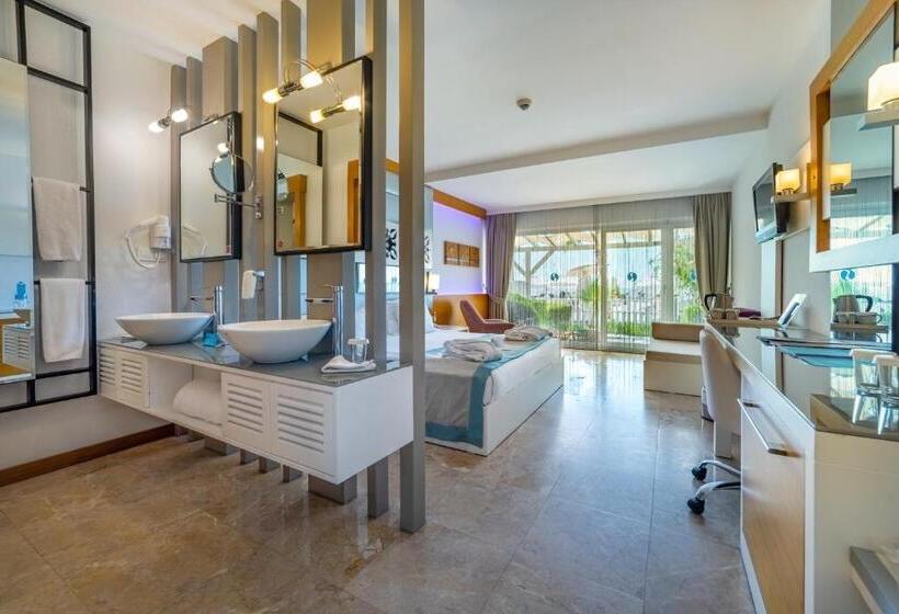 Номер Deluxe Вид на Море, Flora Garden Beach Club   All Inclusive