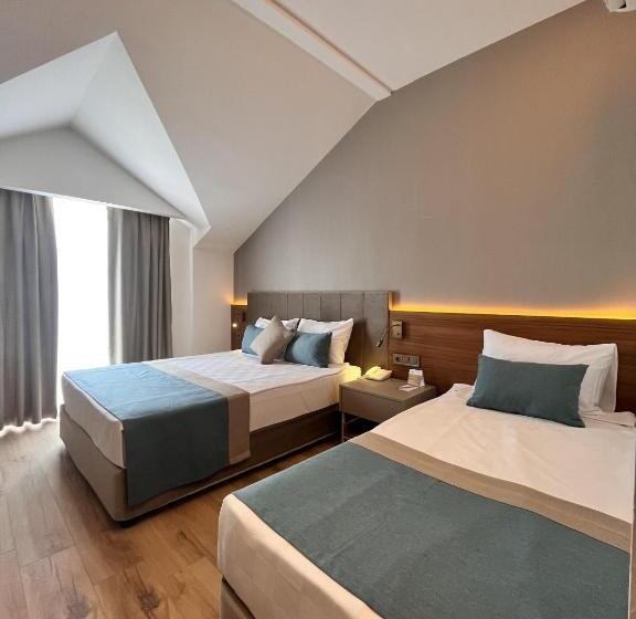 Номер Стандарт Вид на Бассейн, Side Story Resort & Spa