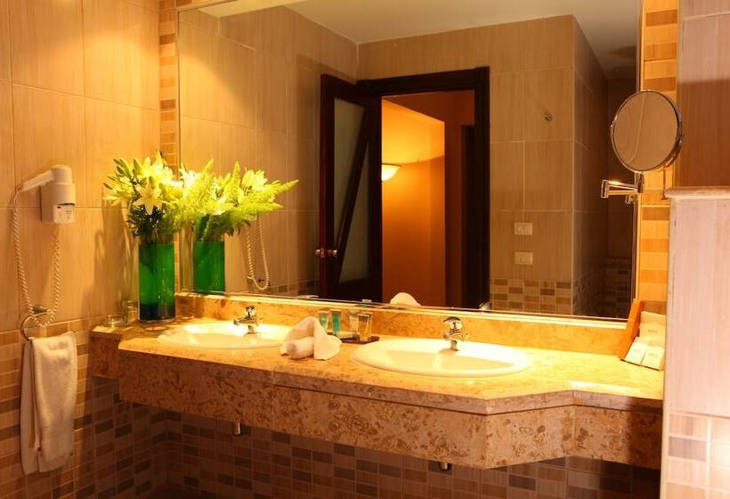 غرفة سوبيريور, Swiss Inn Pyramids Golf Resort