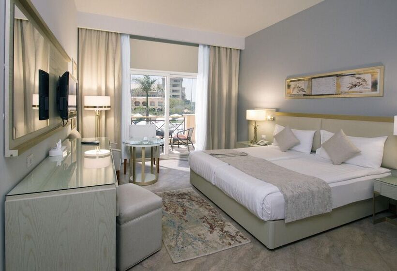 غرفة سوبيريور, Swiss Inn Pyramids Golf Resort