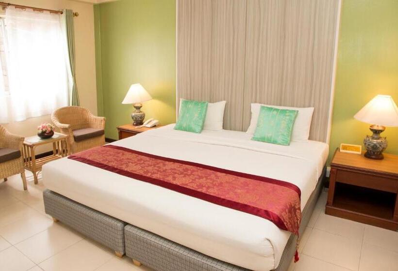 Номер Deluxe, S Lodge Pattaya Formally Sabai Lodge