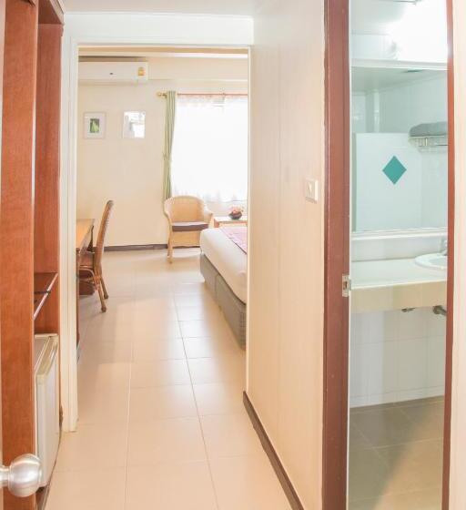 Номер Deluxe, S Lodge Pattaya Formally Sabai Lodge