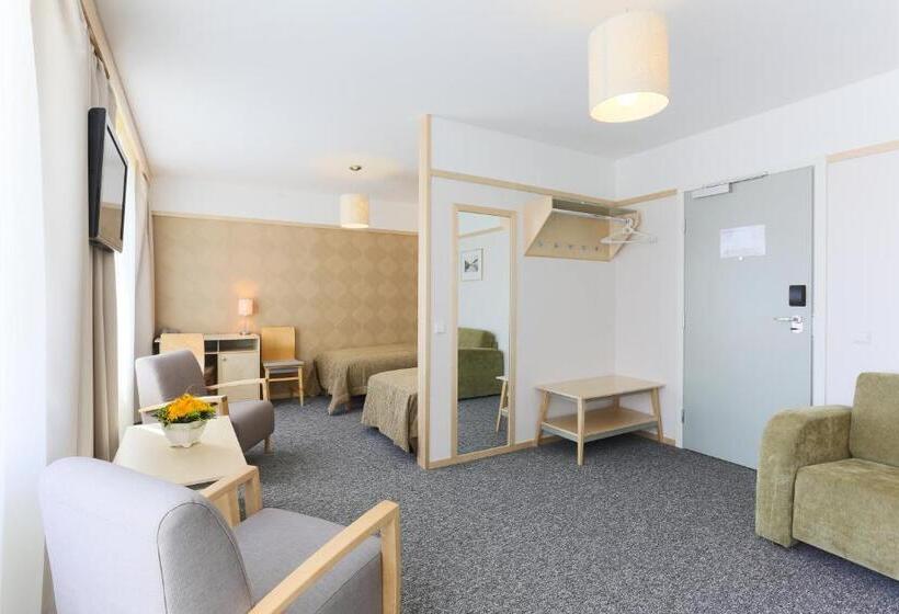 اتاق استاندارد سه نفره, Tartu