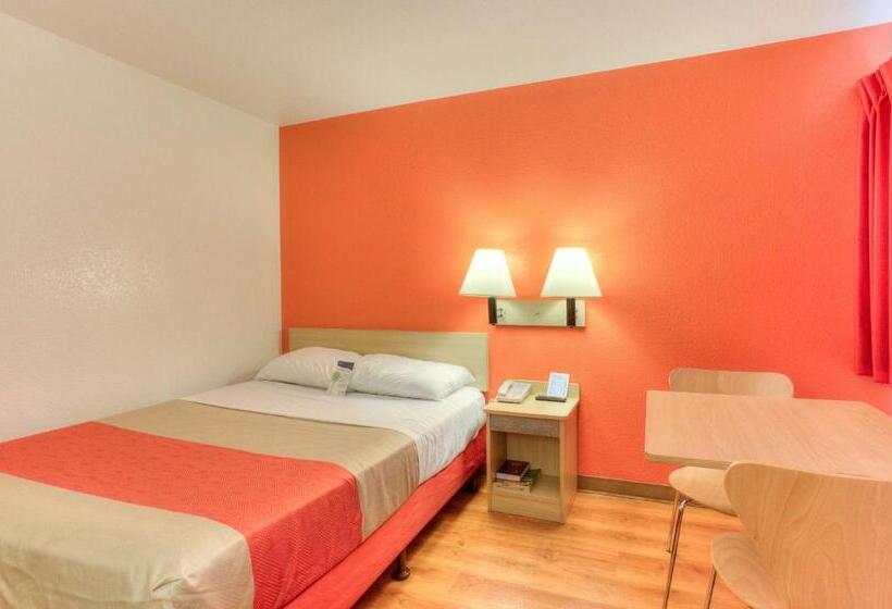 장애인을 위한 스탠다드 룸, Motel 6tigard, Or  Portland South  Lake Oswego