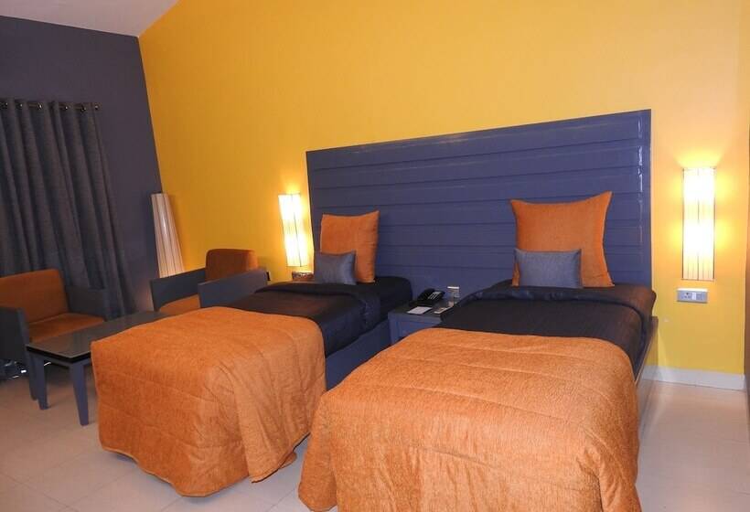 اتاق لوکس, Baywatch Beachside Resort   Colva, Goa