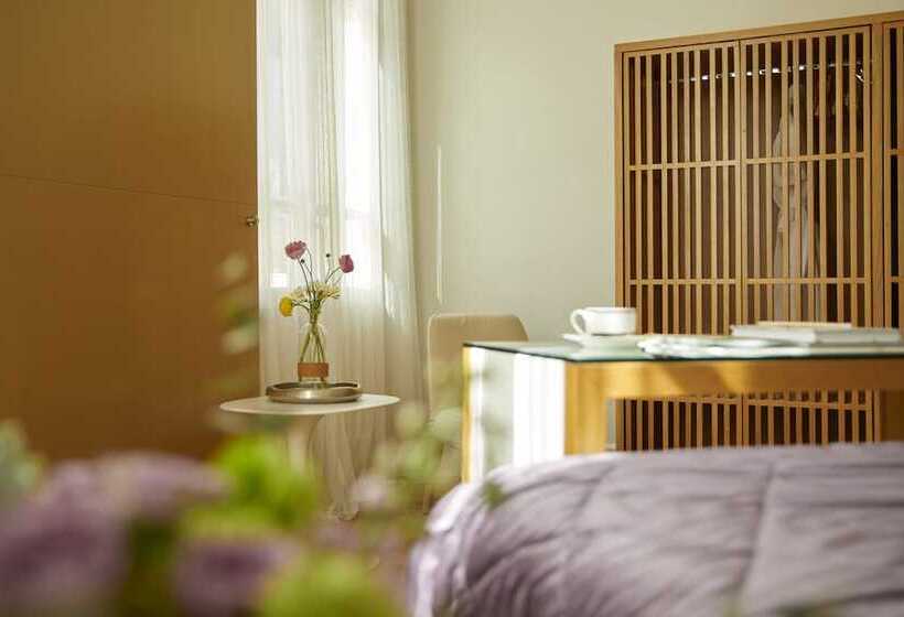 اتاق لوکس, The Excelsior Small Luxury Hotels Of The World