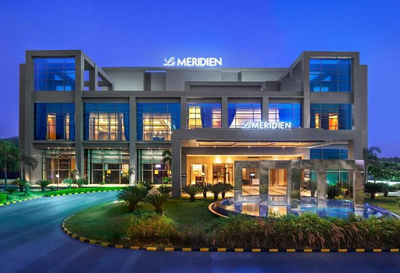 带城市景观和大床的豪华房间, Le Méridien Nagpur