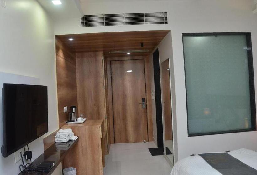 Superior Room, Sopan Heights