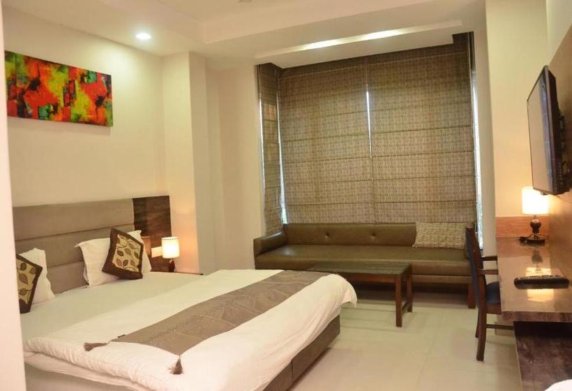 Superior Room, Sopan Heights