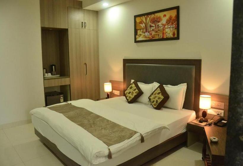 Deluxe Room, Sopan Heights