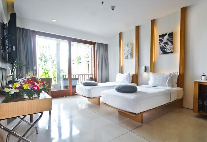 Номер Deluxe Вид на Бассейн, The Haven Bali Seminyak