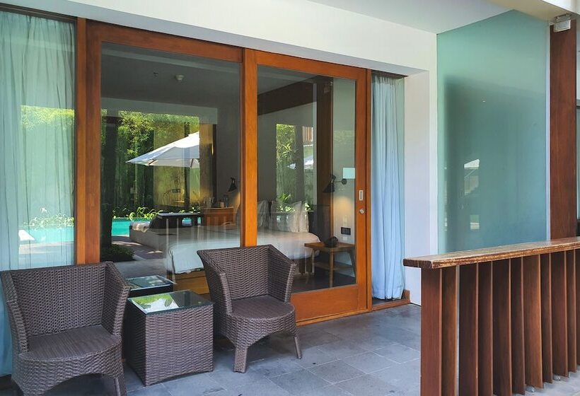 Номер Premium Вид на Бассейн, The Haven Bali Seminyak