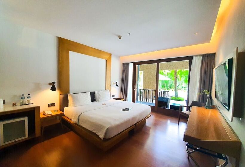 Номер Premium Вид на Бассейн, The Haven Bali Seminyak