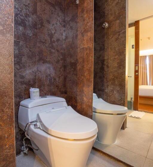 Номер Deluxe Вид на Бассейн, The Haven Bali Seminyak