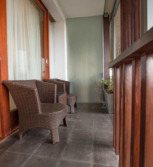 Номер Premium Вид на Бассейн, The Haven Bali Seminyak