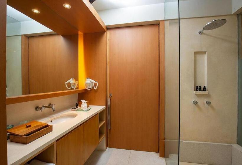 Люкс с Балконом, The Haven Bali Seminyak