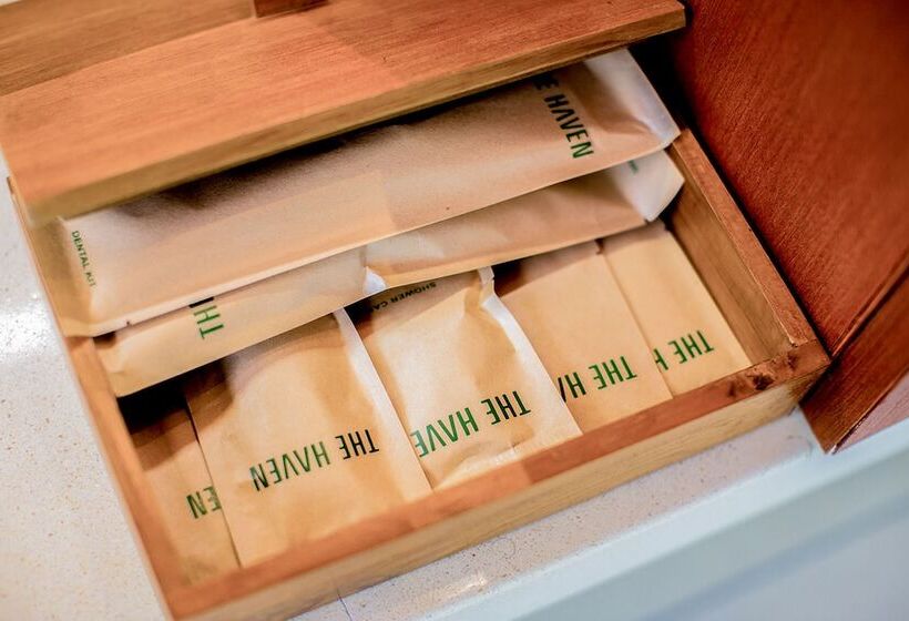 Номер Deluxe Вид на Бассейн, The Haven Bali Seminyak