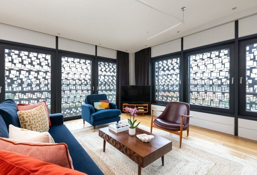 Люкс Повышенной Комфортности, Town Hall Hotel   Shoreditch
