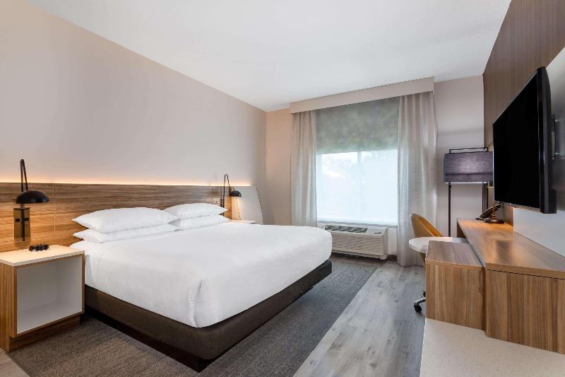 Deluxe-huone Soveltuu Liikuntarajoitteisille, Wyndham Garden Orlando Airport   Free Airport Shuttle