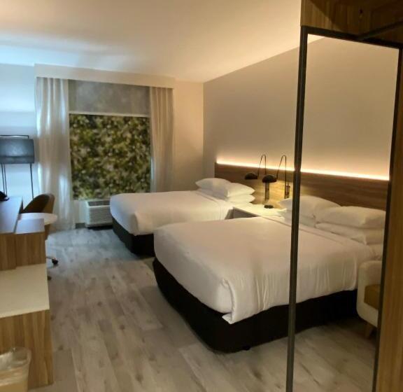 Standard-invahuone, Wyndham Garden Orlando Airport   Free Airport Shuttle