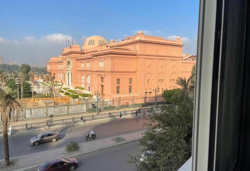 اتاق لوکس یک تخته, Museum Plaza