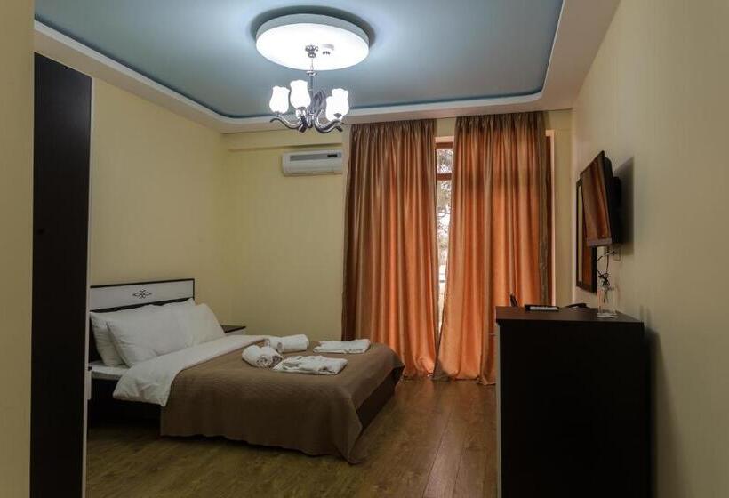 Quarto Estandar Vista Jardim, Guria Palace