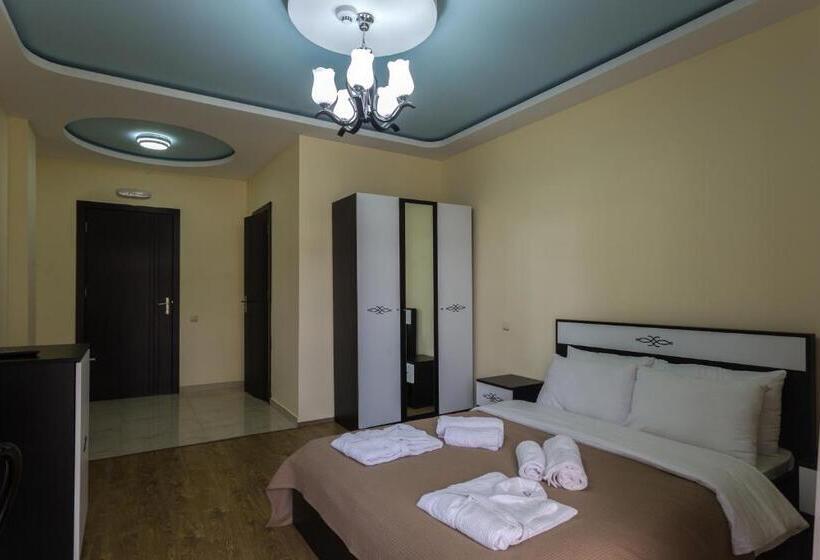 Quarto Estandar Vista Jardim, Guria Palace