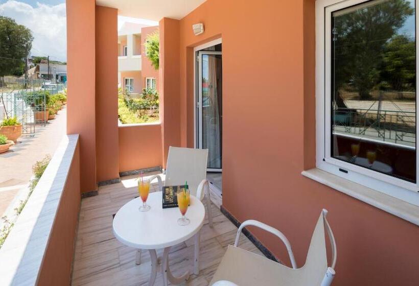 Полулюкс с Балконом, Chrispy Beach Resort, Agia Marina