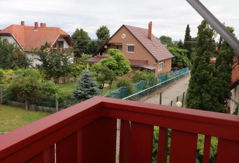 Четырехместный Номер Стандарт с Балконом, Villa Galagonya I. Ii